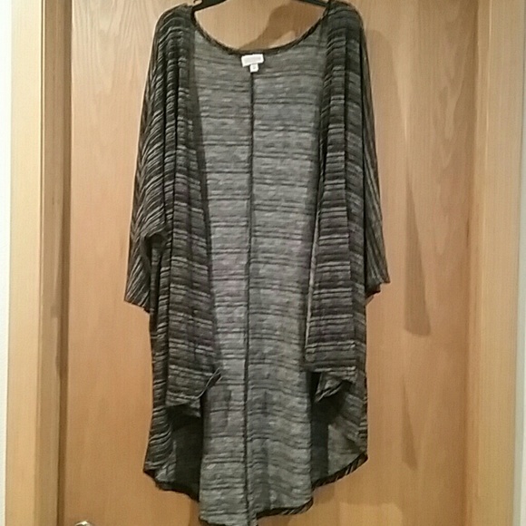 LuLaRoe Sweaters - LuLaRoe Lindsay kimono sweater cardigan black